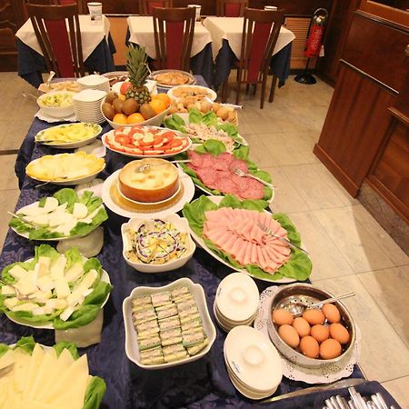 Mokinba Hotels King Milan Bagian luar foto