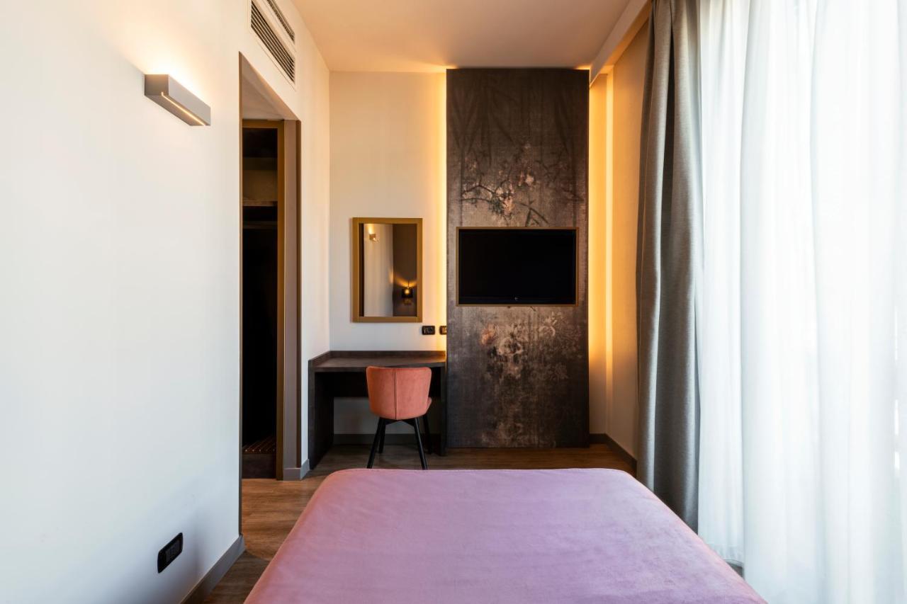 Mokinba Hotels King Milan Bagian luar foto