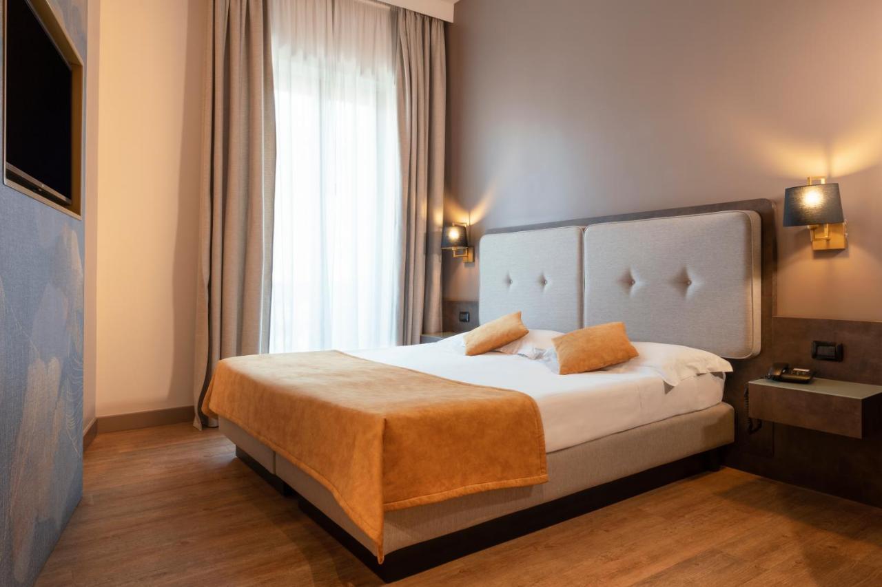 Mokinba Hotels King Milan Bagian luar foto