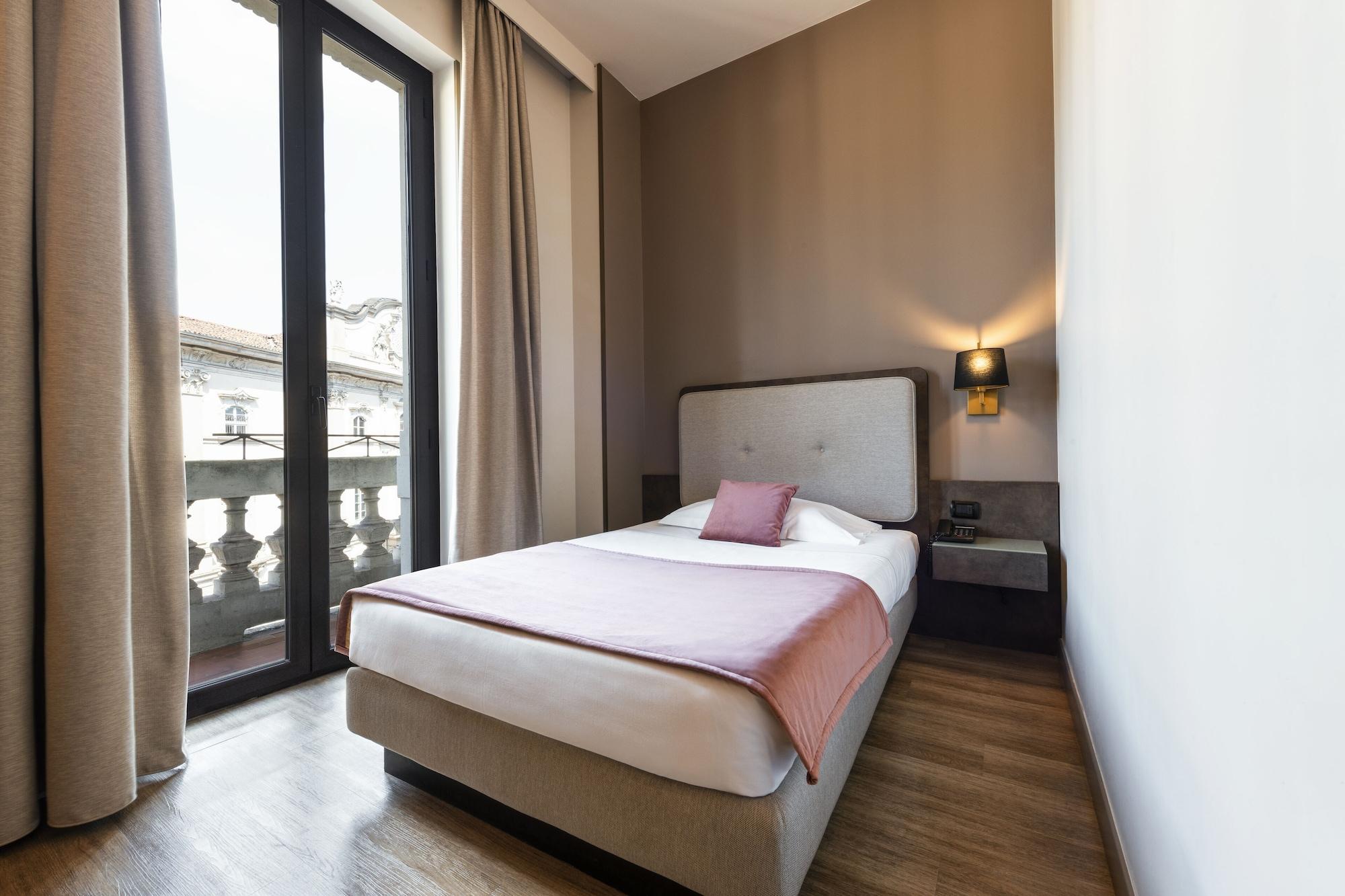Mokinba Hotels King Milan Bagian luar foto