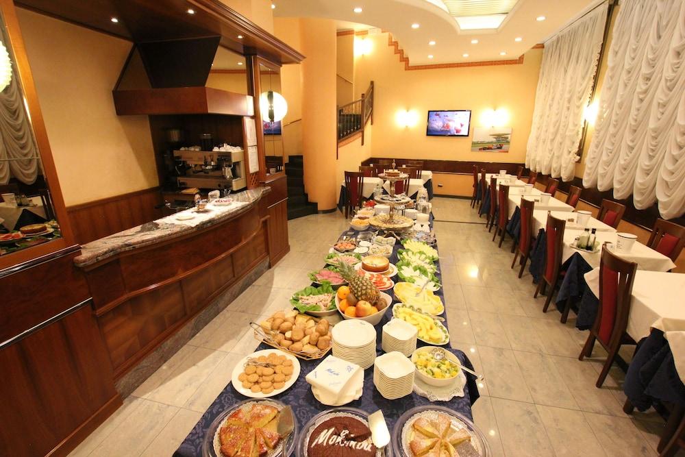 Mokinba Hotels King Milan Bagian luar foto