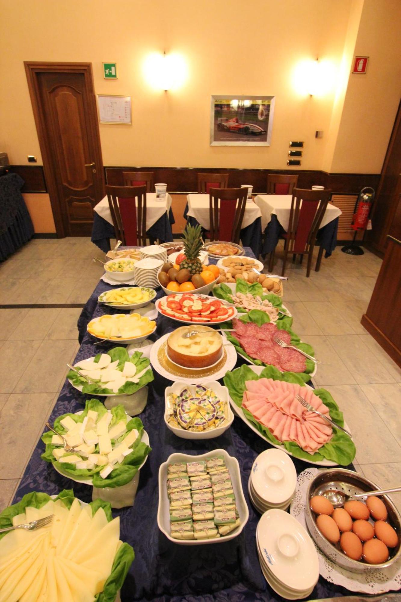 Mokinba Hotels King Milan Bagian luar foto