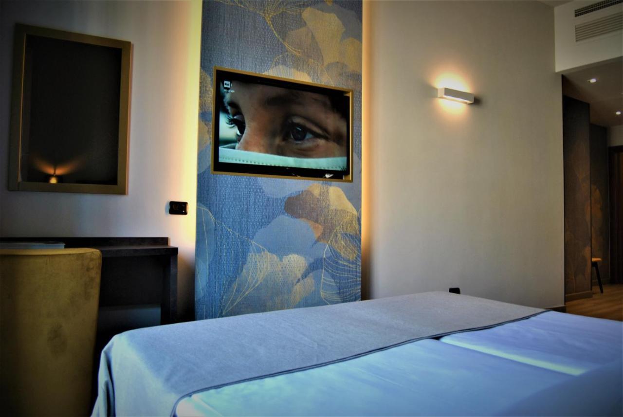 Mokinba Hotels King Milan Bagian luar foto
